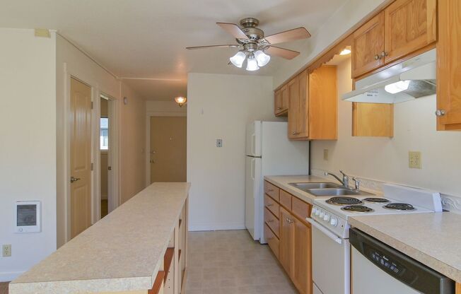 1 bed, 1 bath, $1,150, Unit 7