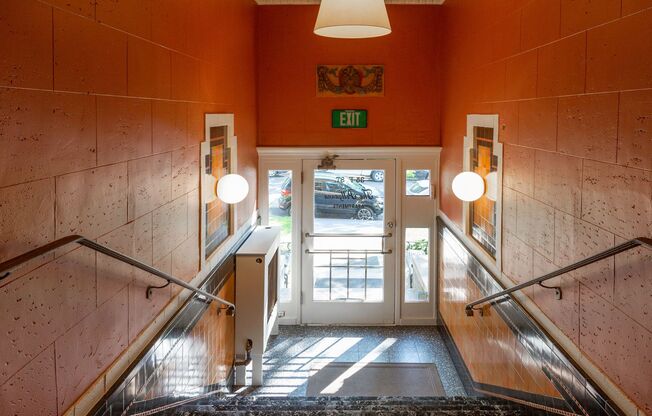 Pollyanna Apartments