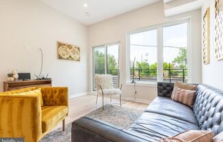2102 N Percy Street LLC