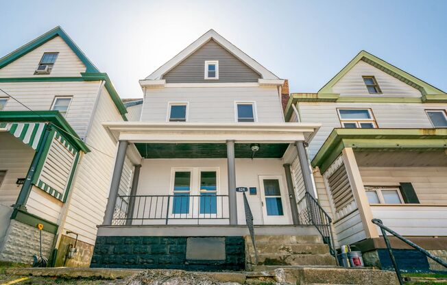 Stunning 2 bedroom home in Homestead available June 15!