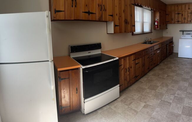 4 beds, 1 bath, $1,200