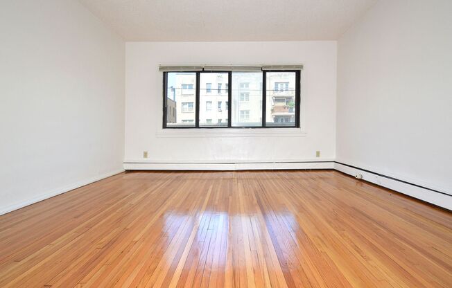 1 bed, 1 bath, 410 sqft, $915, Unit 1 - 05