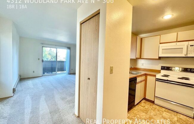 4312 WOODLAND PARK AVE N