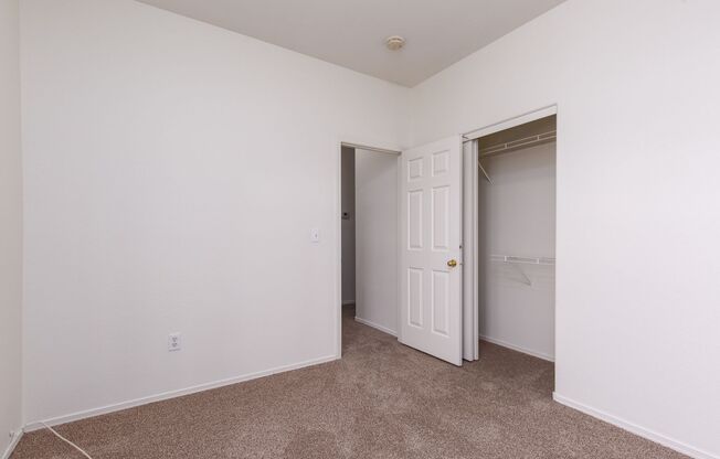 Single story, 4br with no HOA