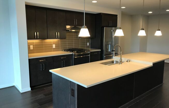 Newer 2 bed / 2.5 bath condo in Bryant Heights.