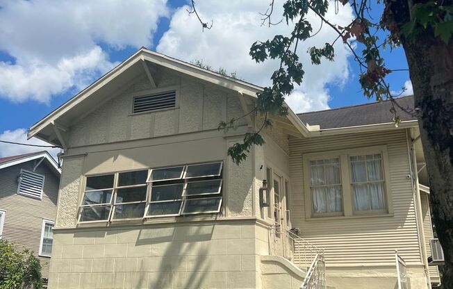 HUGE 9 bedroom house just a few blocks from campus! Text 727-459-4141 for more info.