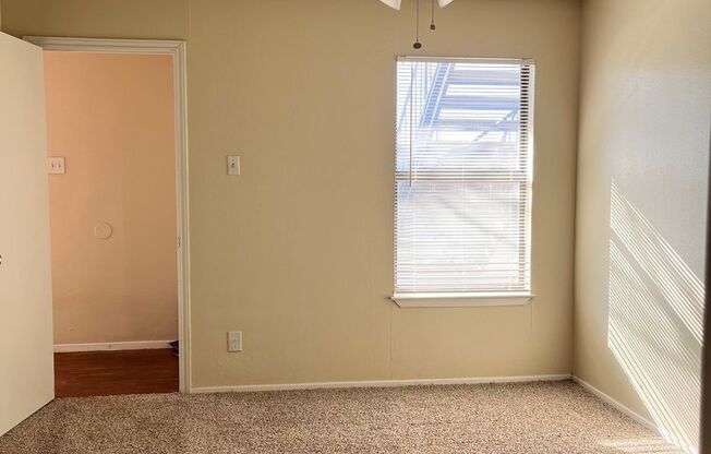 2 beds, 2 baths, 956 sqft, $1,125, Unit 049