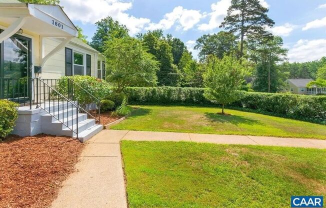 Charming home 3BR with office, 2 Ba in great location in Charlottesville