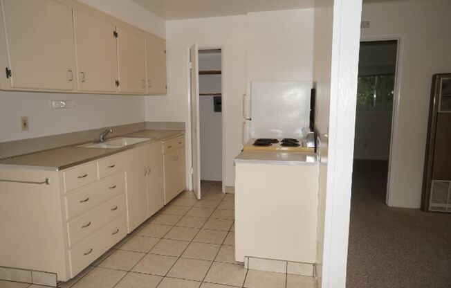 1 bed, 1 bath, $2,075, Unit 46