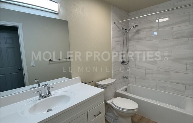 2 beds, 1 bath, $2,200, Unit balb