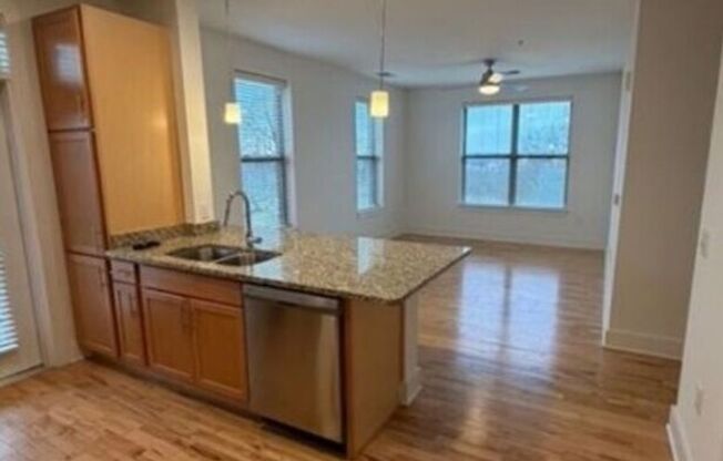 1 bed, 1 bath, 756 sqft, $1,599