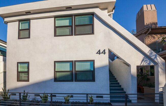 Beautiful Studio Apartment in Belmont Shore Across from Rosie’s Dog Beach!!