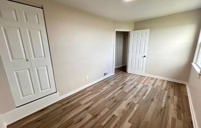 3 beds, 1 bath, $1,250