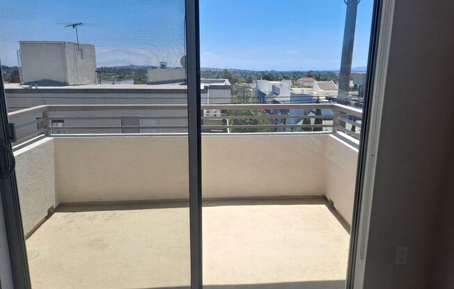 1 bed, 1 bath, 716 sqft, $2,910, Unit 10534 - 203