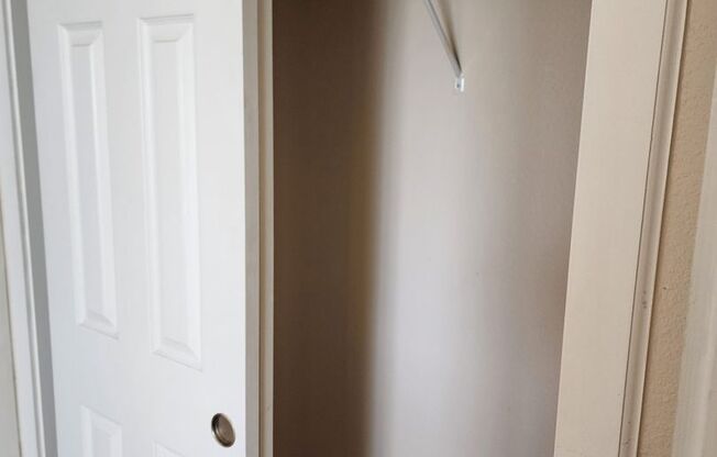 3 beds, 2 baths, 1,187 sqft, $1,520, Unit 4202