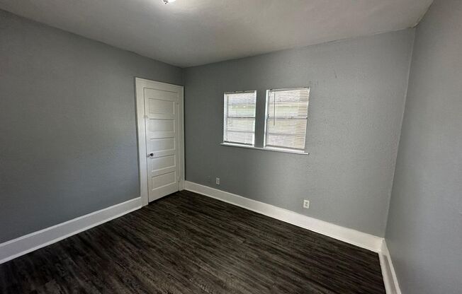 3 beds, 1 bath, $2,200