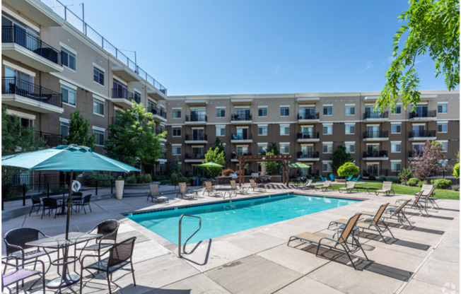 2 beds, 1 bath, 852 sqft, $1,450, Unit 342
