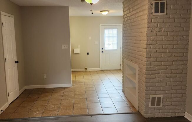 Remodeled 2 Bedroom Townhouse FOR RENT