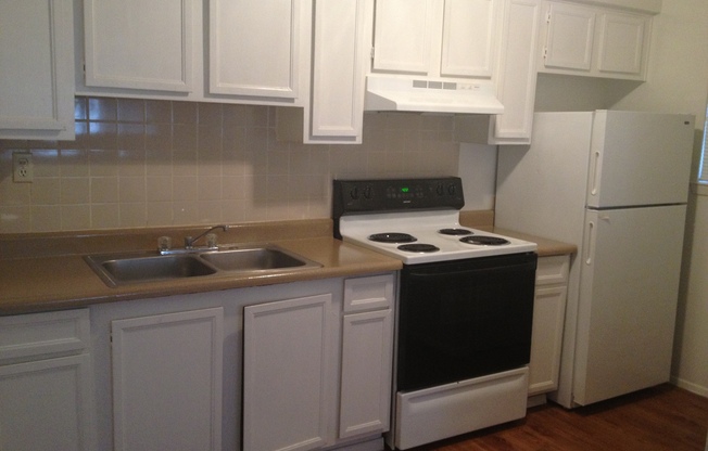 Studio, 1 bath, 415 sqft, $695, Unit 1006