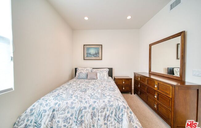2205 SELIG DR