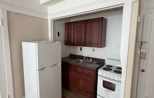 Studio, 1 bath, $1,050, Unit 424