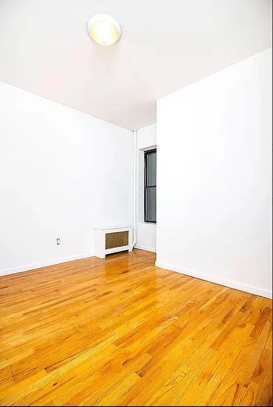 231 LEXINGTON AVE