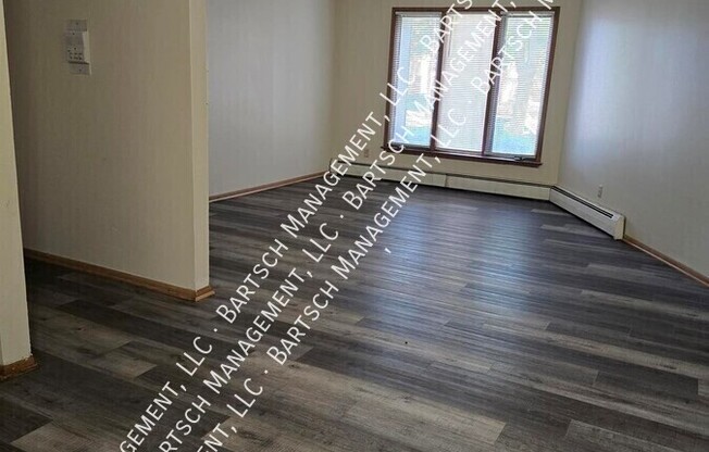 8914 W APPLETON AVE