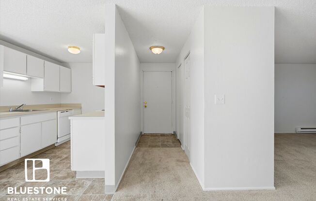 2 beds, 1 bath, 1,000 sqft, $1,325, Unit 31