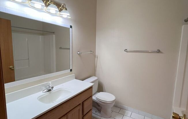 Studio, 1 bath, $675, Unit 605-203