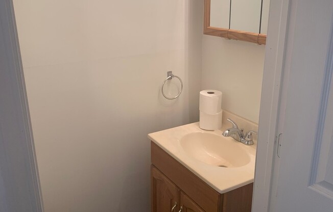 Two Bedroom/1.5 Bath in the Heart of Mt. Washington