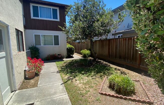 3158 Moorpark Ave