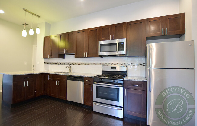 2 beds, 1 bath, 700 sqft, $2,200, Unit 103