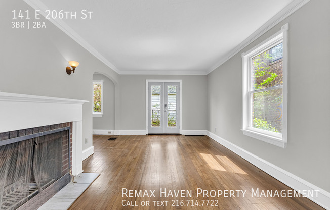 141 E 206 ST