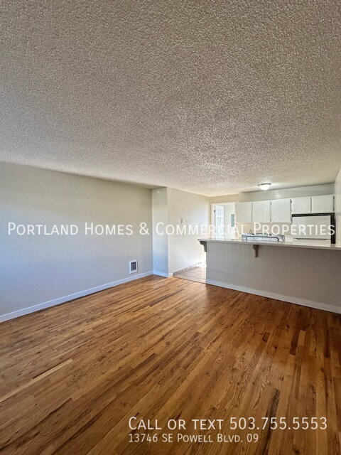 13746 SE POWELL BLVD