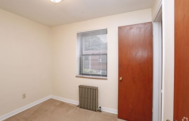 2 beds, 1 bath, 723 sqft, $1,550, Unit 04D