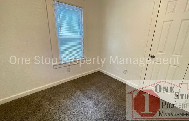 Beautiful 3 Bedroom 1.5 Bathroom Home in Kansas City!