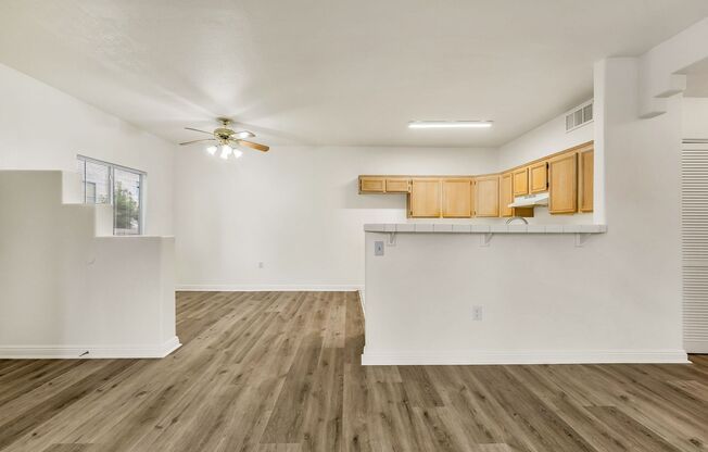 2 beds, 2 baths, $1,200, Unit # 1044
