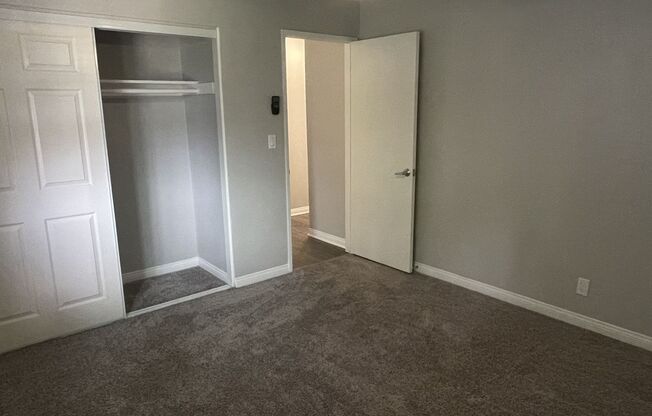 2 beds, 1 bath, 890 sqft, $2,630, Unit 0102