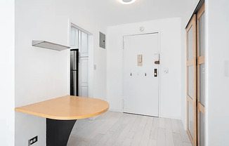 Studio, 1 bath, 579 sqft, $3,500, Unit 8U