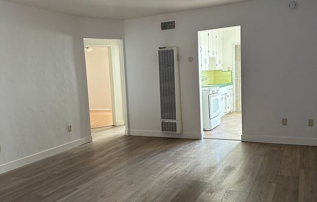 2 beds, 1 bath, $2,250, Unit 3