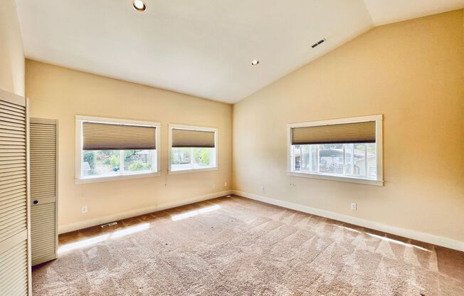 5 beds, 3.5 baths, $3,900
