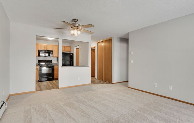 2 beds, 2 baths, 976 sqft, $1,595, Unit 3900214-PR