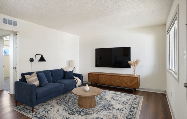 984 E Saxony Dr – Renovated 2 Bed/1 Bath Apartments in Colorado Springs!