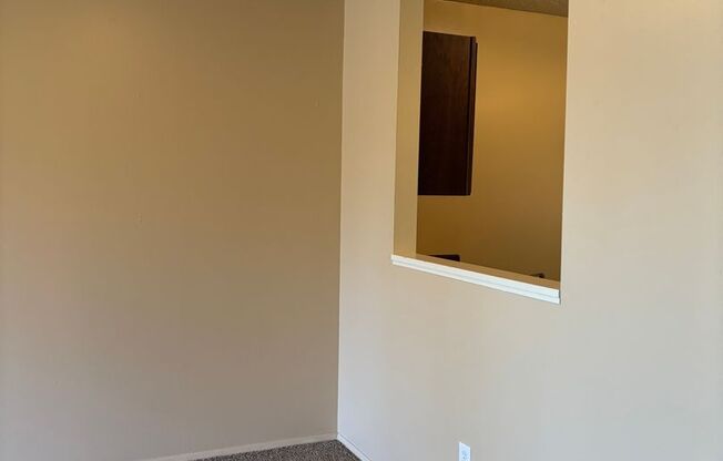 1 Bedroom Condo close to Washington Square with seasonal outdoor pool and move in special!