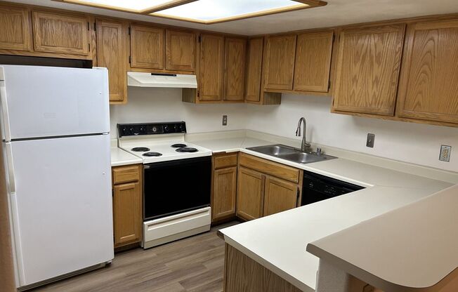 Updated Ground-Floor 2-Bedroom Corner Condo in West Las Vegas