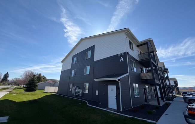 2 beds, 2 baths, 1,091 sqft, $1,595, Unit 107B