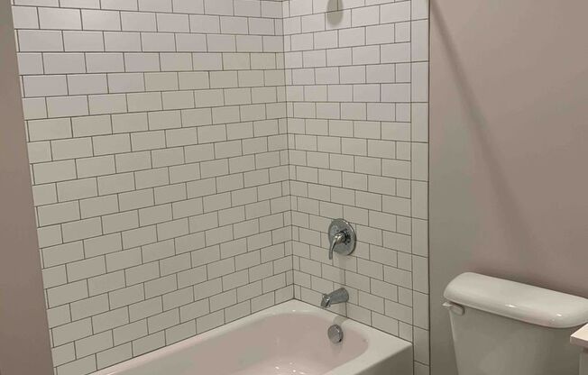 2 beds, 2 baths, 1,050 sqft, $2,055, Unit 3250-103