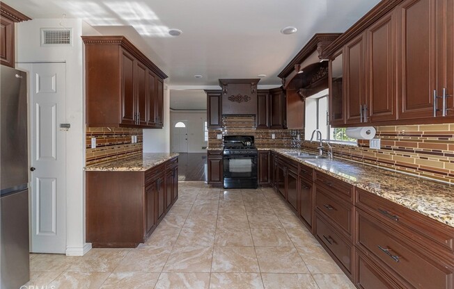 10610 NASSAU AVE