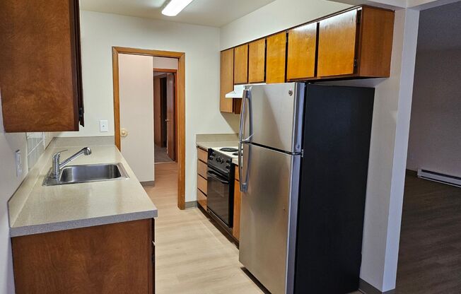 Welcome to Irvington Plaza Apartments - Mid-century living in the heart of Portland's Irvington neighborhood!