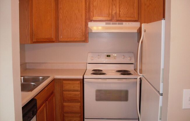 2 beds, 1.5 baths, 1,500 sqft, $1,460, Unit 8476